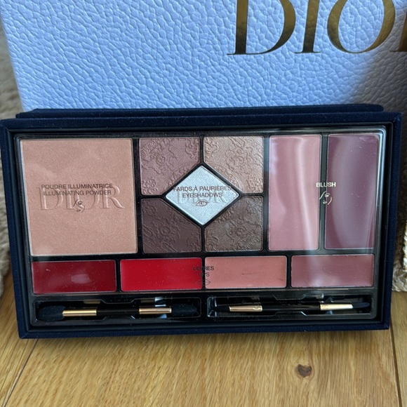 Dior iconic makeup palette - Picture 3 of 5